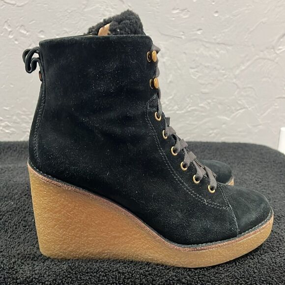 🔥🔥 UGG KIERNAN BLACK SUEDE SHEEPSKIN WEDGE ANKLE BOOTS Women Sz 9 - PERFECT - Picture 5 of 11